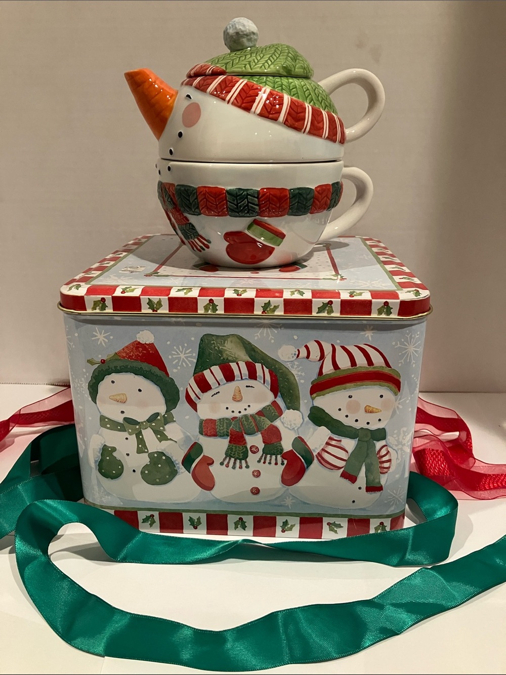 Festive Snowman Tea Cup & Lid Set - Red, Green, White
